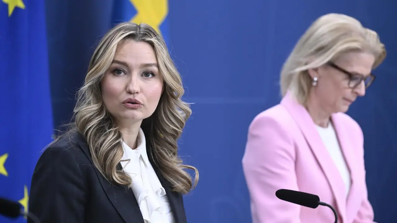 تراجع الكرون السويدي أمام الدولار وسط موجة ارتفاع جديدة في أسعار الوقود